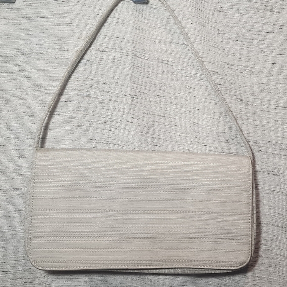 Fossil Gray / Silver Small Bag 10 x 5.5 x 1 - Picture 1 of 10